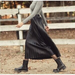 Sincerely Jules‎ Black Faux Leather Pleated Accordion Skirt  Midi Size Small